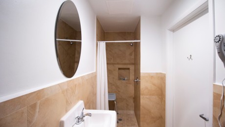 Majestic Hotel - Bathroom