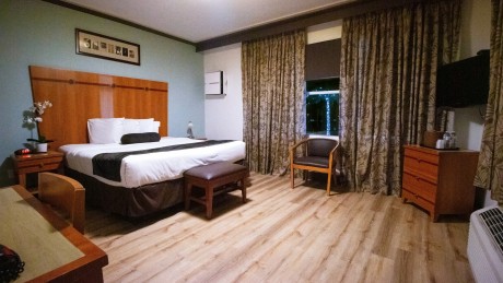 Majestic Hotel - Guest Rooms with Ample Space